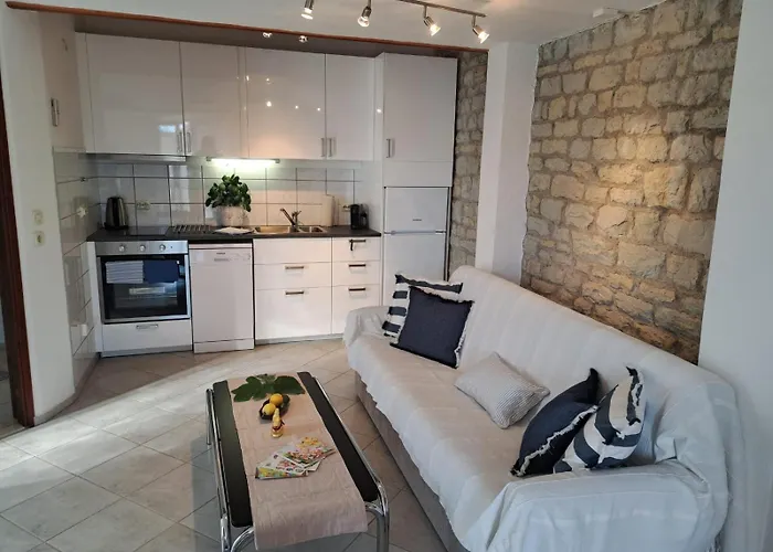 Oliva Apartamento Seget Vranjica