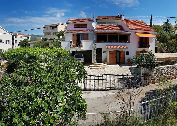 Oliva Apartamento Seget Vranjica
